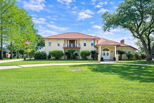 221 Rienzi Dr, Thibodaux, LA, 70301-2922 | Card Image