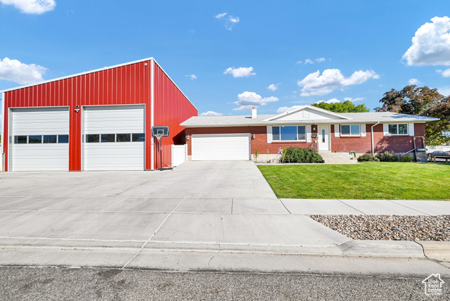 400 , Tremonton, UT 84337