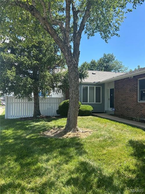 f-1723 Forest Hills Dr, Saint Charles, MO, 63303-3510 | Card Image