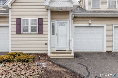 3-2-511 Elm St, North Haven, CT, 06473-3268 | Card Image