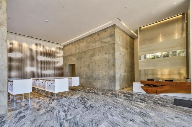 Front Desk 24-7 Security and Mailboxes | Image 20