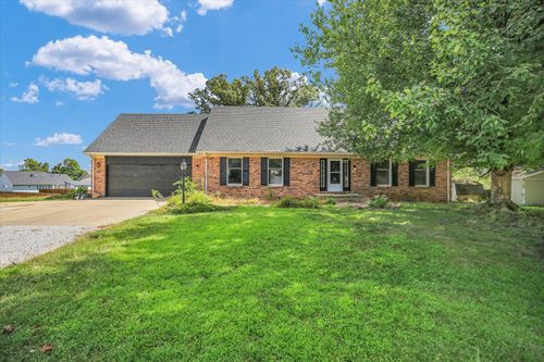 10 Dunlap Woods, Sidney, IL, 61877-9750 | Card Image