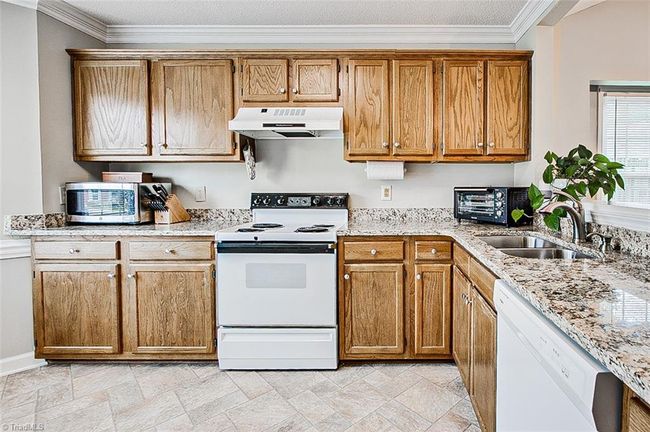 Kitchen | Image 9