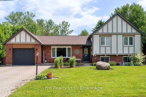 211 Dominion Dr, Clearview, ON, L0M1S0 | Card Image