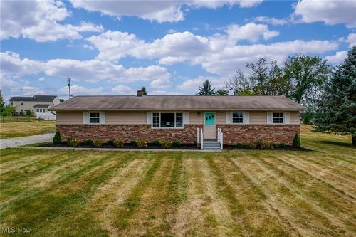 3130 Knollridge Cir Ne, Canton, OH, 44721-2225 | Card Image