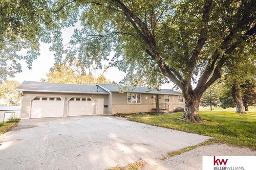 725 C St, Carleton, NE, 68326-4170 | Card Image