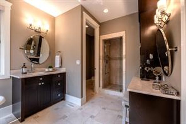 34 Posthill Dr Sw, House detached with 6 bedrooms, 3 bathrooms and 7 parking in Calgary AB | Image 31