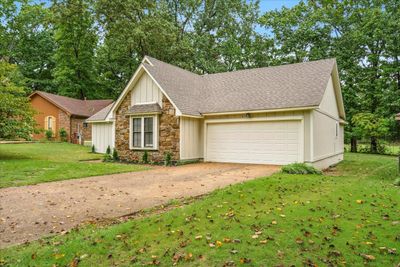 9172 Gainsborough Dr, House other with 3 bedrooms, 2 bathrooms and null parking in Lakeland TN | Image 2