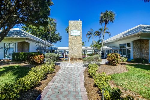 321 Nw 25th Ct, Pompano Beach, FL, 33064-3222 | Card Image