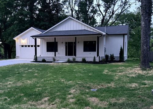 1720 Allison Ave, Columbia, TN, 38401-7215 | Card Image