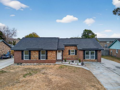 215 Horseshoe Dr, Goose Creek, SC, 29445-4608 | Card Image