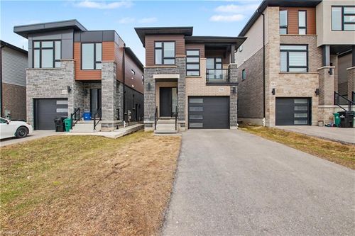 581 Benninger Dr, Kitchener, ON, N2E0H8 | Card Image