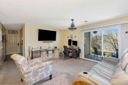 unit-4-90 Creekwood Dr, Wilder, KY, 41071-3348 | Card Image