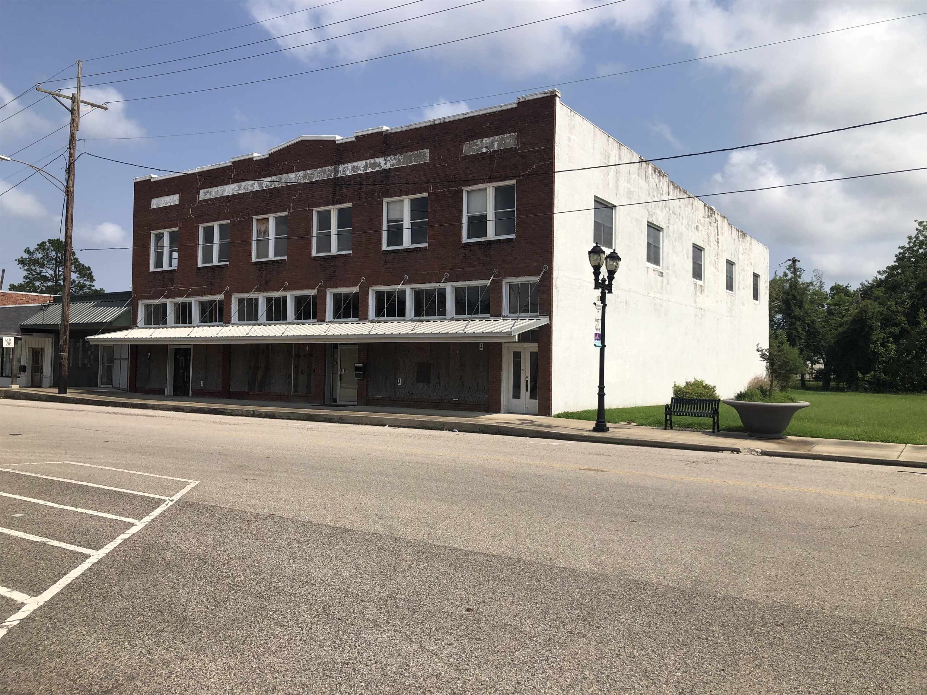 1117 Port Neches Ave, Port Neches, TX 77651
