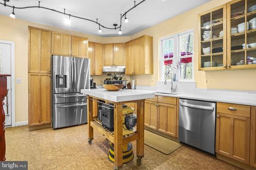 90 Park Ave, EDGEWATER, MD, 21037-1300 | Card Image