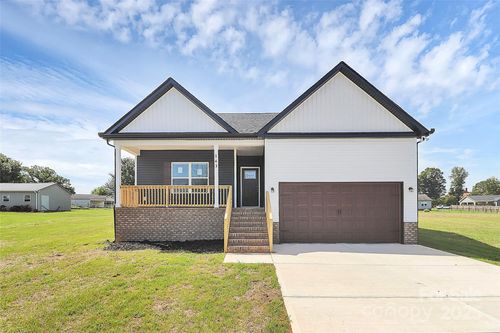 143 Tranquility Ln, Harmony, NC, 28634-9349 | Card Image