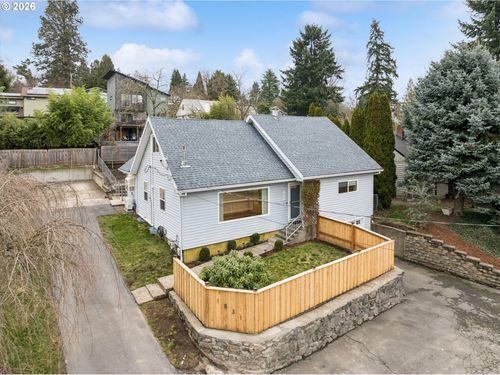 1831 Sw Evans St, Portland, OR, 97219-2729 | Card Image