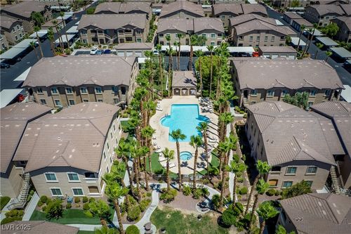 2052-8985 S Durango Dr, Las Vegas, NV, 89113-6117 | Card Image