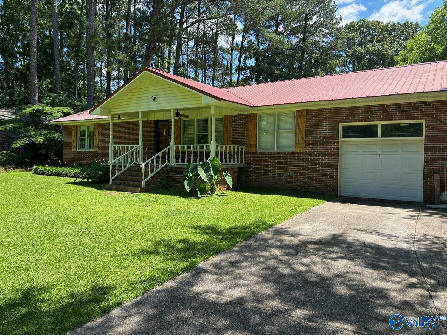 Riverside Dr, Gadsden, AL 35903