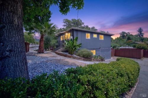 320 Boyes Boulevard, Sonoma, CA, 95476 | Card Image