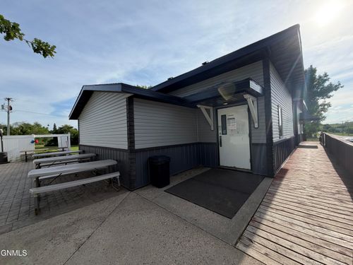 208 4th Ave, Montpelier, ND, 58472-4002 | Card Image