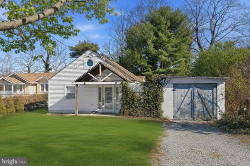 743 Pine St, Egg Harbor City, NJ, 08215-3745 | Card Image