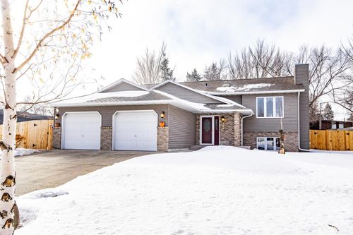 429 Valley Ave, Moorhead, MN, 56560-4915 | Card Image