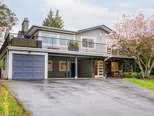 1016 Clarke Rd, Brentwood Bay, BC, V8M1C7 | Card Image