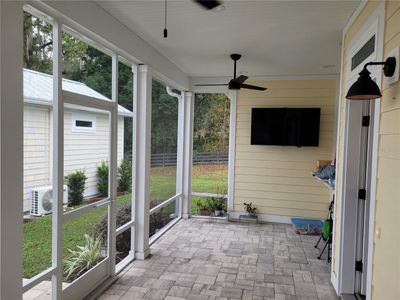 12143 Grand Oak Lane, House other with 2 bedrooms, 2 bathrooms and null parking in Oxford FL | Image 2