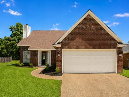3252 Club Grove Cv, Lakeland, TN, 38002-7184 | Card Image