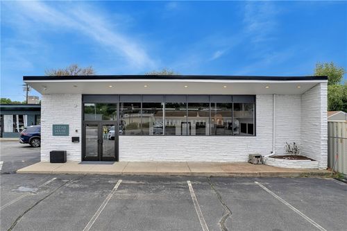 5 Forbes St, Riverside, RI, 02915-1601 | Card Image