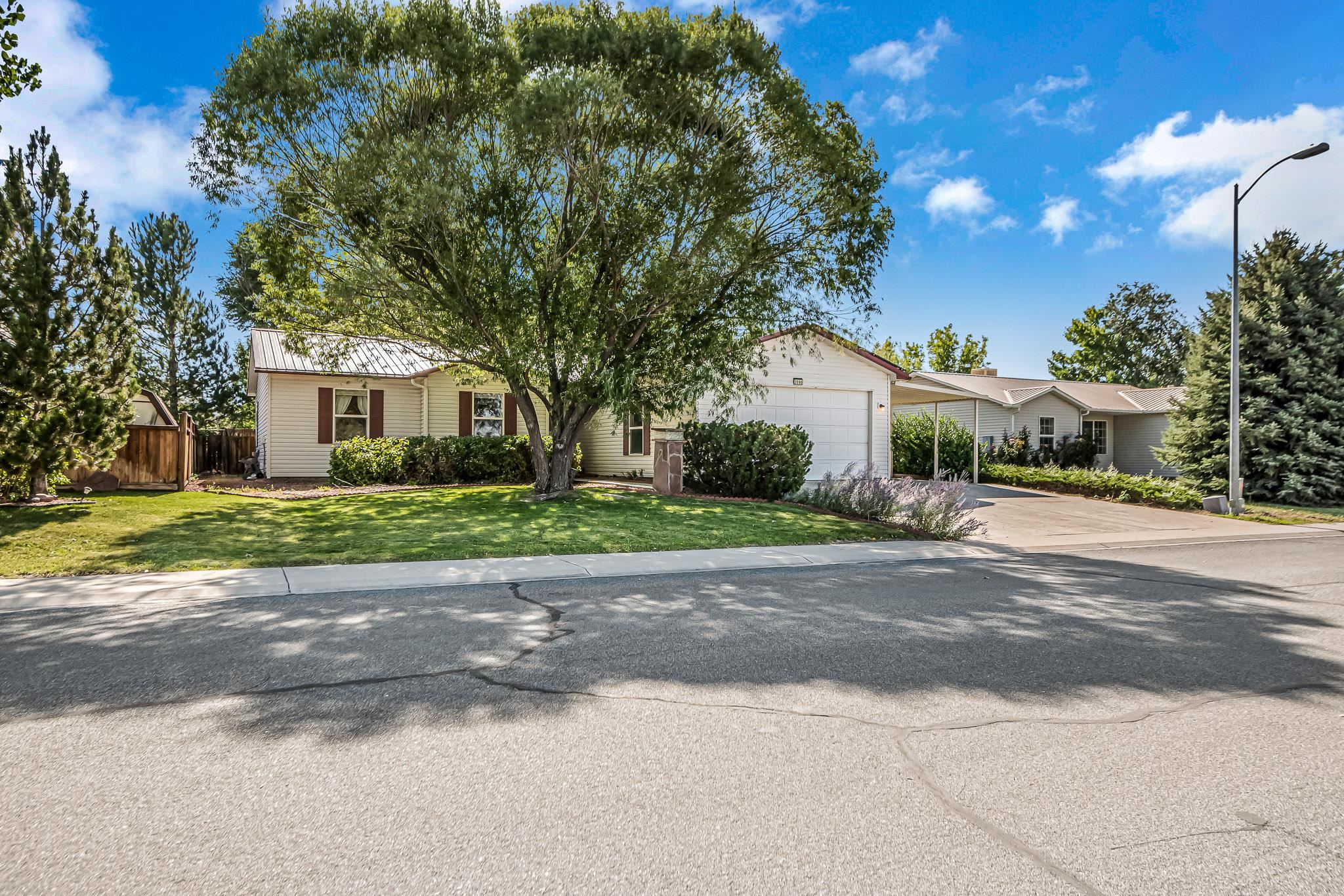 Sara E Ln, Montrose, CO 81401