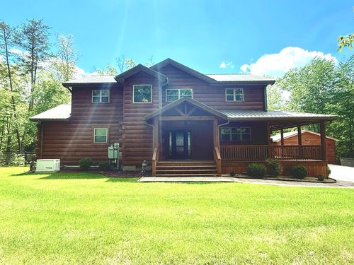 704 White Oak Rd, Monterey, TN, 38574-7076 | Card Image