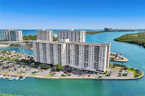 928-400 Kings Point Dr, Sunny Isles Beach, FL, 33160-4776 | Card Image