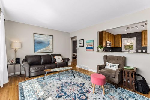 549 Doris Ave, Shoreview, MN, 55126-4637 | Card Image