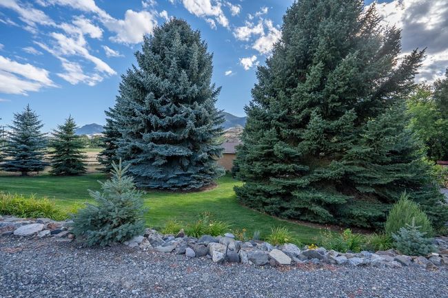 1077 Us Highway 89 S, House other with 3 bedrooms, 3 bathrooms and null parking in Gardiner MT | Image 91