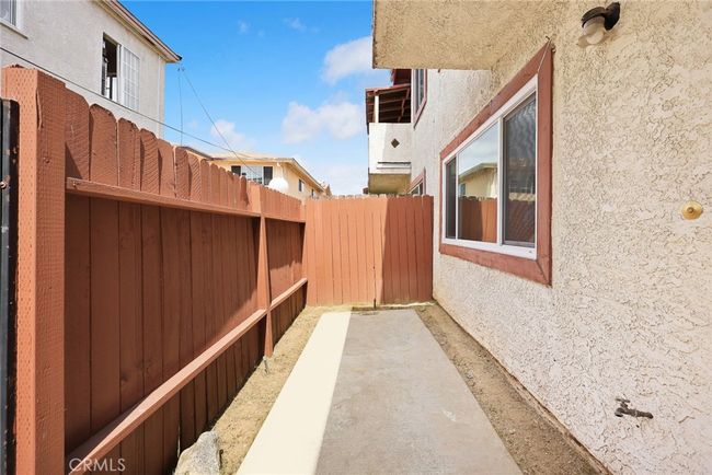 APT-2 - 915 Carob Way, Condo with 3 bedrooms, 3 bathrooms and 2 parking in Montebello CA | Image 6