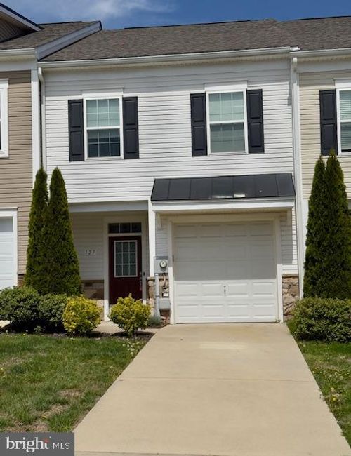 127 Oflannery Ct, MARTINSBURG, WV, 25403-1318 | Card Image