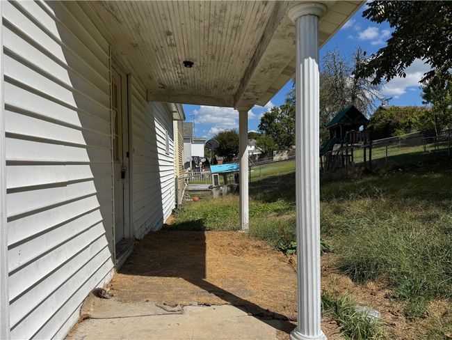 24 Grant St, House other with 3 bedrooms, 1 bathrooms and 1 parking in New Salem PA | Image 6