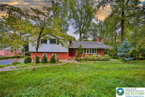3570 Timberlane Dr, Palmer Twp, PA, 18045-5745 | Card Image