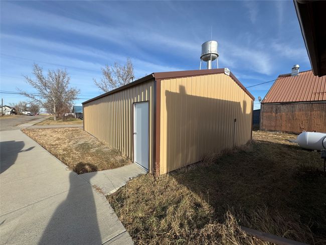 Side view of shop | Image 6