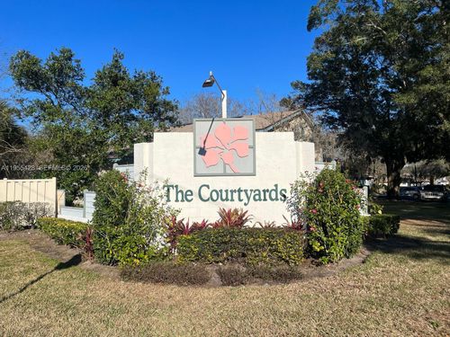 101-101 Courageous Ct N, Jacksonville, FL, 32233-4635 | Card Image