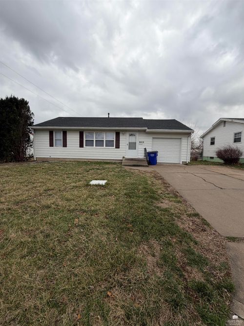 1109 Skyline Dr, Junction City, KS, 66441-4026 | Card Image