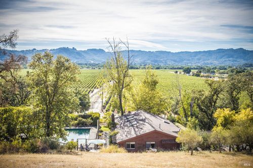 28678 River Rd, Cloverdale, CA, 95425-4118 | Card Image