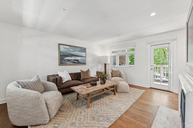 249 E Blithedale Avenue, Townhouse with 2 bedrooms, 3 bathrooms and 2 parking in Mill Valley CA | Image 11