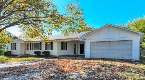 516 S Church St, Pilot Point, TX, 76258-4286 | Card Image