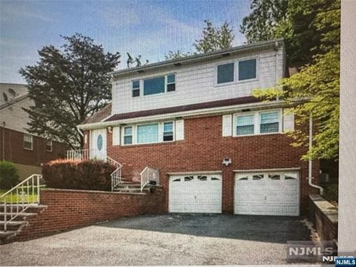 456 9th St, Palisades Park, NJ, 07650-2326 | Card Image