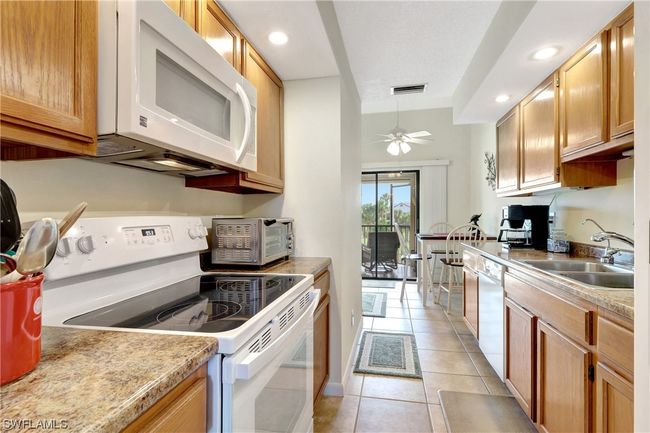 APT-10 - 17270 Eagle Trce, Condo with 2 bedrooms, 2 bathrooms and null parking in FORT MYERS FL | Image 16