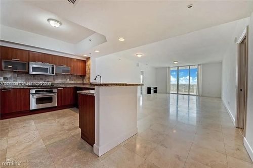 1908-14951 Royal Oaks Ln, North Miami, FL, 33181-2482 | Card Image