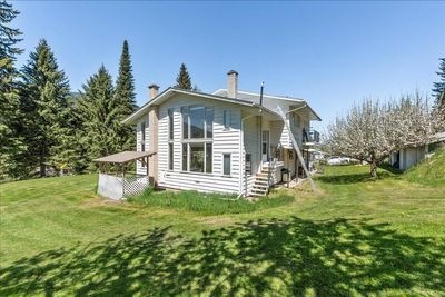 6943 Kanigan Rd, House other with 5 bedrooms, 3 bathrooms and null parking in Winlaw BC | Image 2